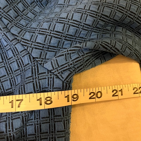 Cabi Scholarship Blazer in navy & blue check stretch Textured Blazer, size small - Picture 9 of 10